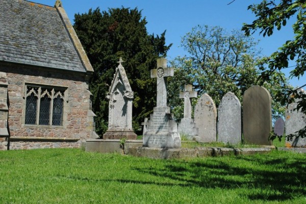 9 Tips for Photographing Gravestones